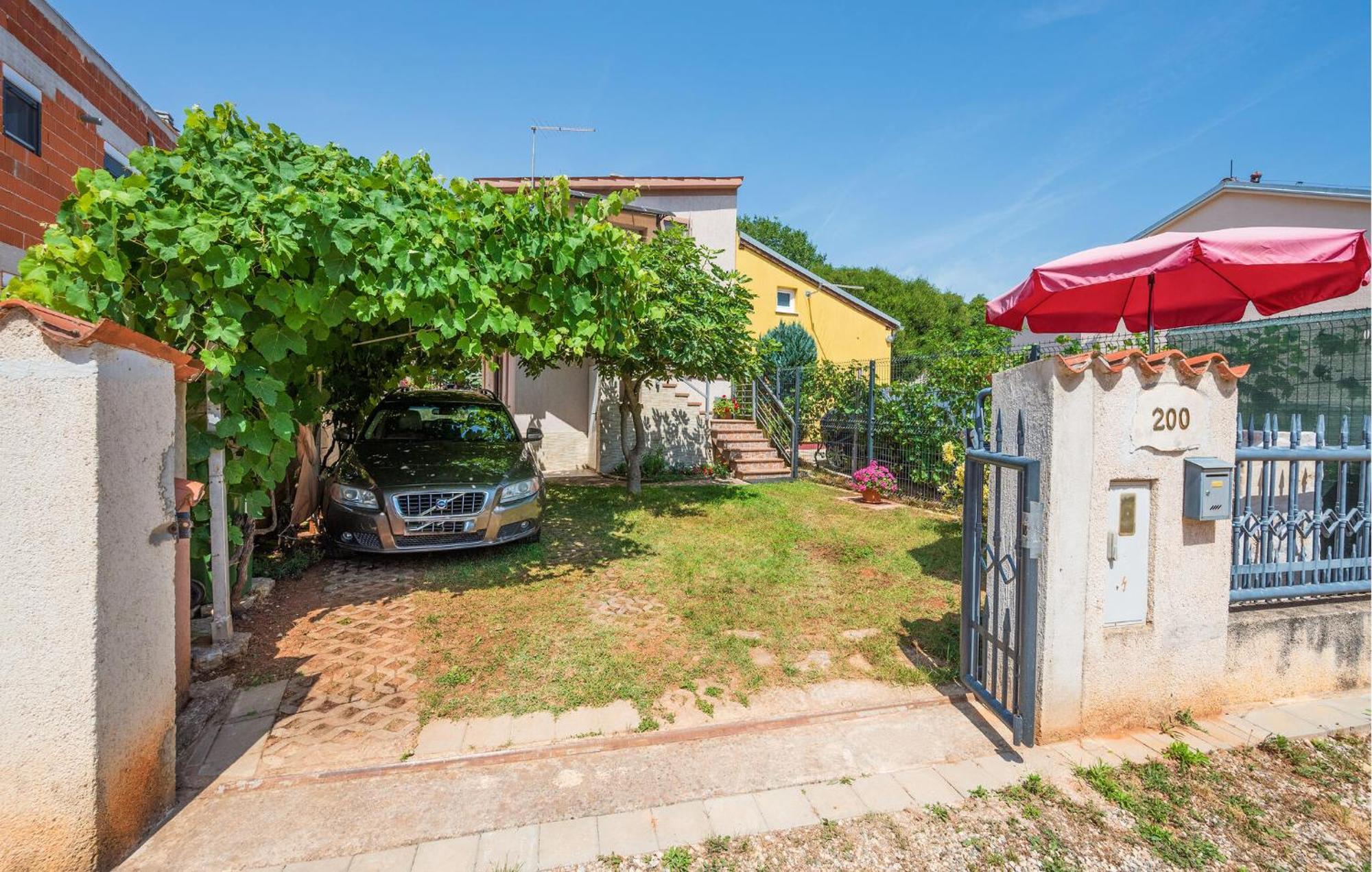 1 Bedroom Beautiful Apartment In Betiga Barbariga Exterior foto